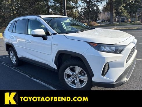 Used 2019 Toyota RAV4 LE image 1