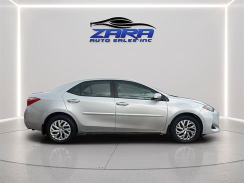 Used 2017 Toyota Corolla LE w/ Carpet Mat Package (TMS) FWD image 8
