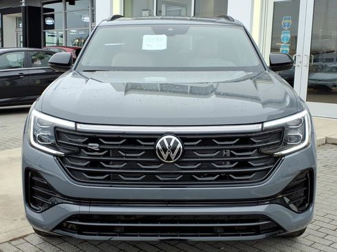 New 2026 Volkswagen Atlas Cross Sport SEL R-Line AWD/4WD image 2