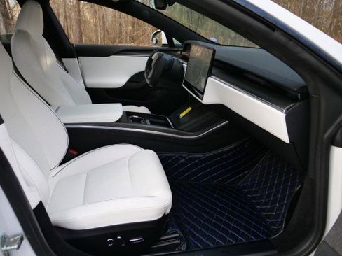 Used 2021 Tesla Model S Plaid image 39