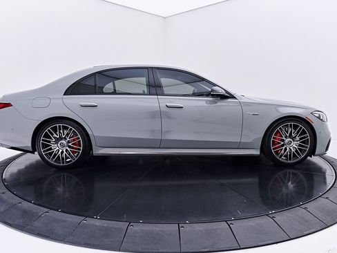 Used 2024 Mercedes-Benz S 63 AMG S w/ Rear Seat Package image 21
