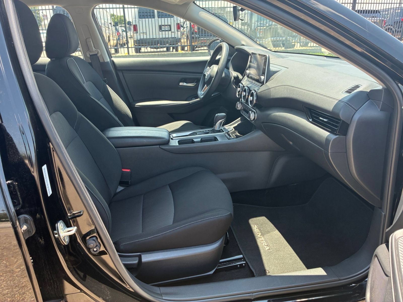 Used 2025 Nissan Sentra SV FWD image 33