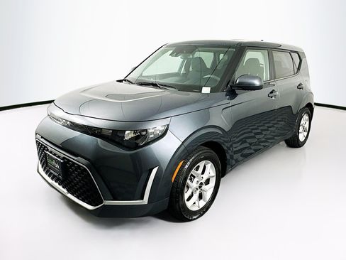 Used 2023 Kia Soul LX w/ Option Group 015 FWD image 3