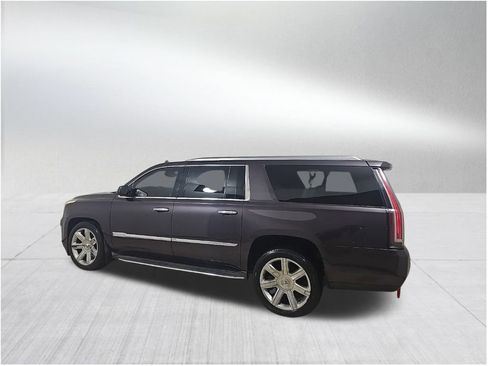 Used 2015 Cadillac Escalade ESV Premium image 4