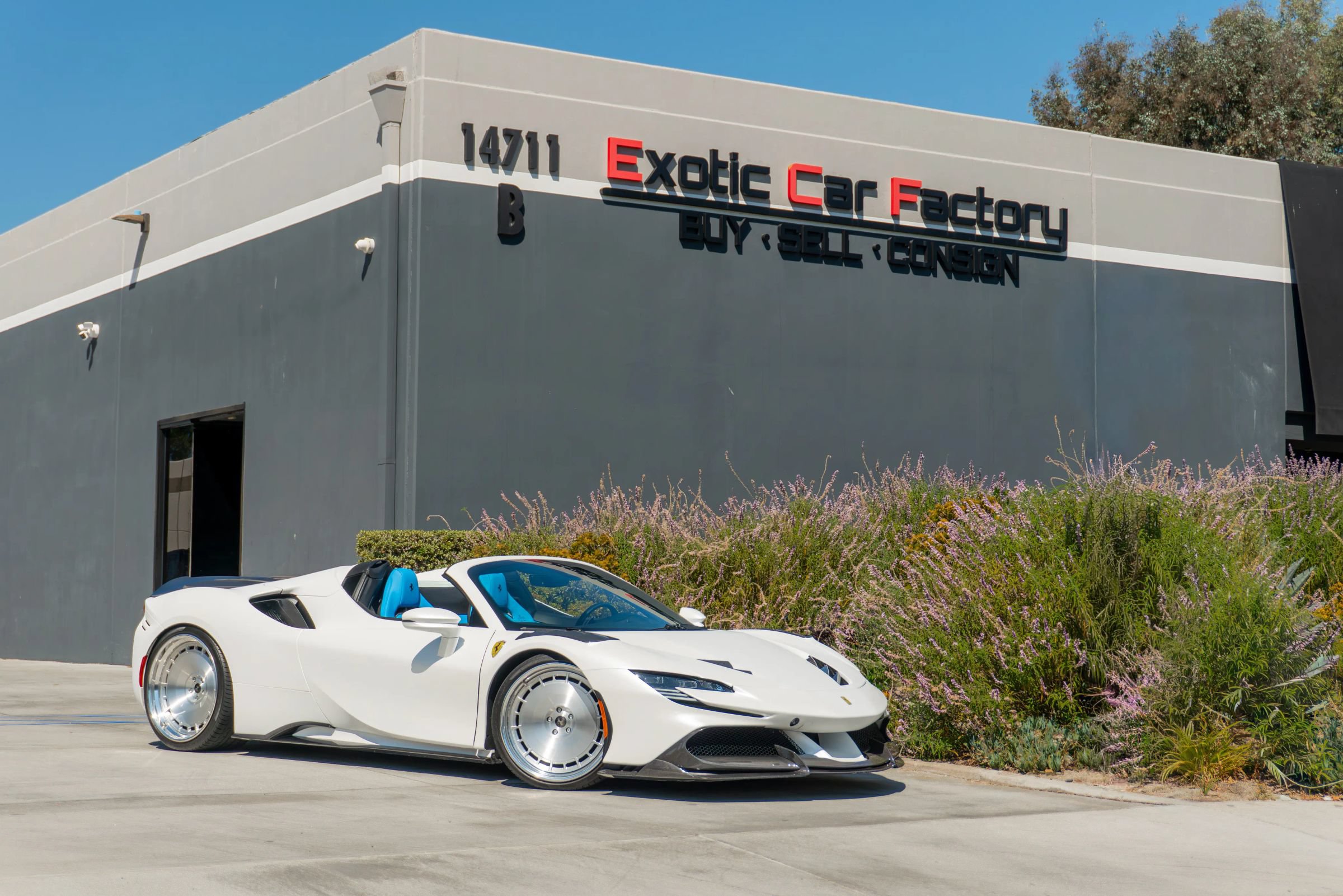 Used 2024 Ferrari SF90 Spider AWD/4WD image 1