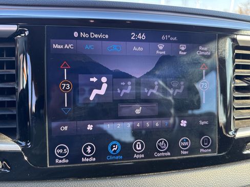 Used 2018 Chrysler Pacifica Touring-L w/ Advanced Safetytec Group image 15