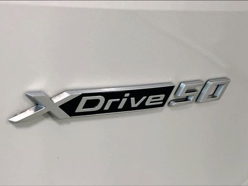 Used 2024 BMW iX xDrive50 w/ Sport Package image 9