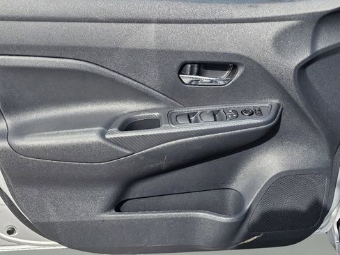 New 2025 Nissan Versa SV w/ Trunk Package FWD image 9