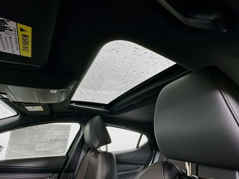 New 2026 MAZDA MAZDA3 Hatchback w/Premium Plus Pkg image 23