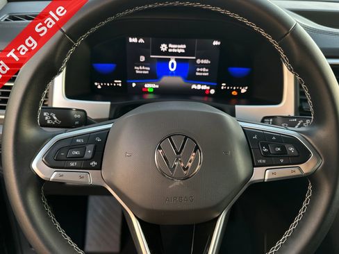 Certified 2022 Volkswagen Atlas Cross Sport SE image 24