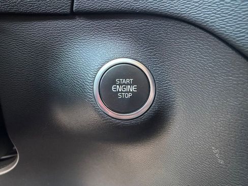 Used 2023 Volvo XC40 B5 Core w/ Convenience Package AWD/4WD image 16