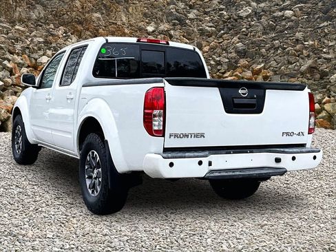 Used 2015 Nissan Frontier PRO-4X AWD/4WD image 11