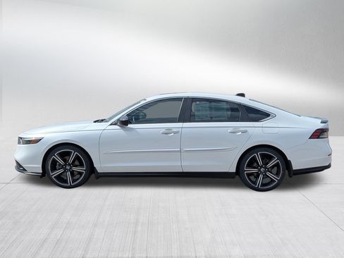 Used 2024 Honda Accord Sport image 4