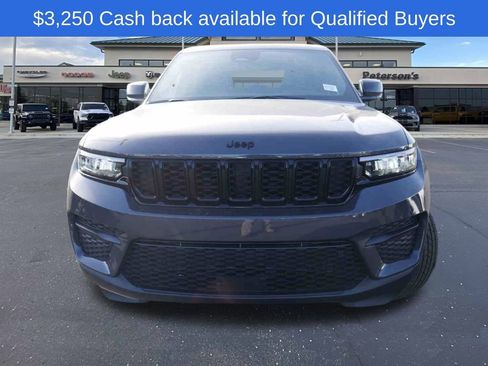 New 2025 Jeep Grand Cherokee Altitude image 2