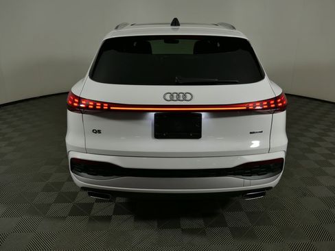 Certified 2025 Audi Q5 Premium w/ Convenience Package AWD/4WD image 4