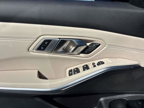 Used 2023 BMW 330i xDrive Sedan w/ Premium Package image 16