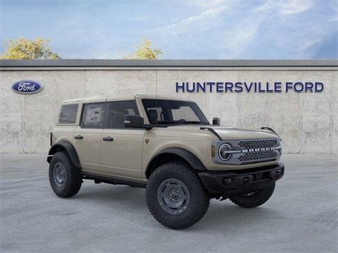 New 2025 Ford Bronco Badlands image 7