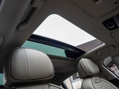 Certified 2024 Bentley Flying Spur W12 image 60