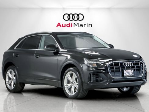 Used 2023 Audi Q8 Premium image 7