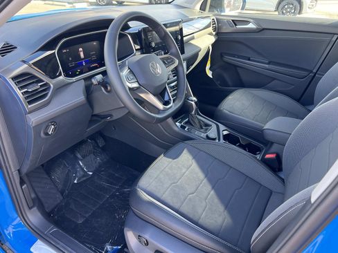 New 2026 Volkswagen Taos SE AWD/4WD image 5