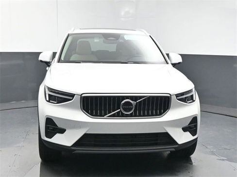 New 2025 Volvo XC40 B5 Plus w/ Protection Package Premier image 3
