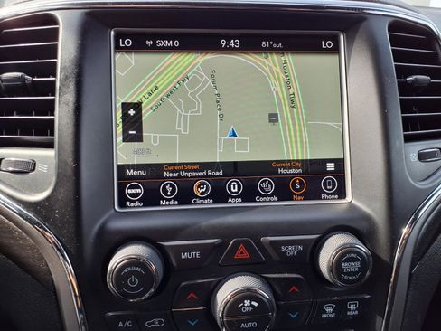 Used 2018 Jeep Grand Cherokee Altitude image 7