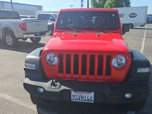 Used 2018 Jeep Wrangler Unlimited Sport S image 4