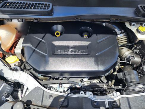 Used 2017 Ford Escape SE w/ Equipment Group 201A AWD/4WD image 11