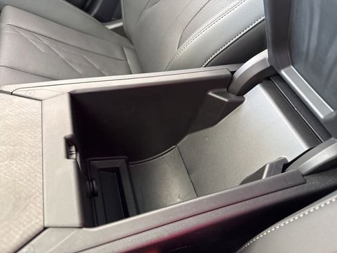 Used 2025 BMW X3 xDrive30i w/ Premium Package image 32