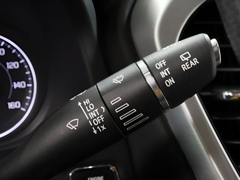 Used 2023 GMC Acadia SLE w/ Driver Convenience Package FWD image 14