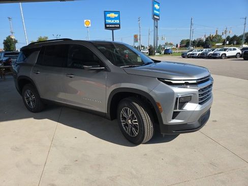 New 2026 Chevrolet Traverse LT w/ Driver Confidence Package image 3