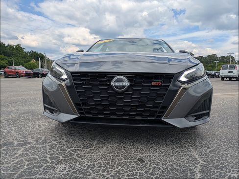 Used 2024 Nissan Altima 2.5 SR FWD image 8