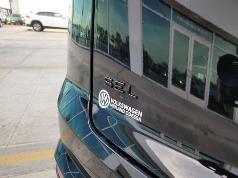 New 2026 Volkswagen Atlas Cross Sport SEL R-Line image 10