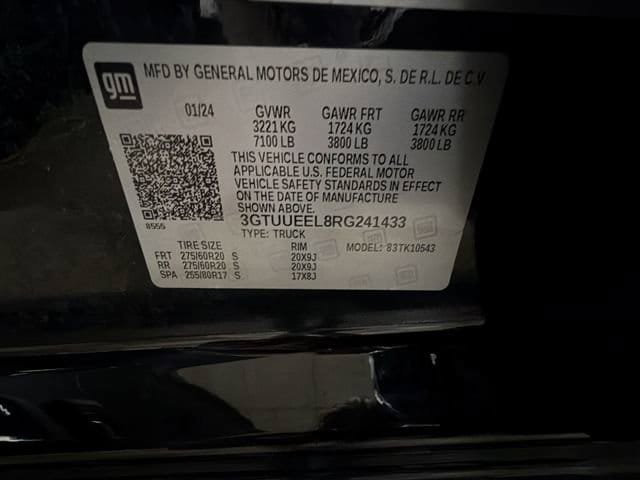 Used 2024 GMC Sierra 1500 AT4 w/ Technology Package AWD/4WD image 5