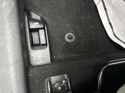 Used 2023 Toyota Corolla LE image 9