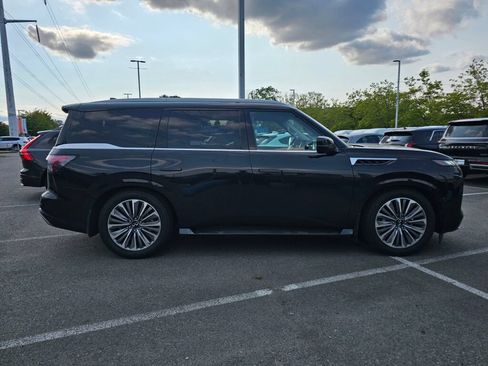 Used 2025 INFINITI QX80 Sensory AWD/4WD image 4