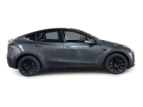 Certified 2023 Tesla Model Y Long Range AWD/4WD image 7