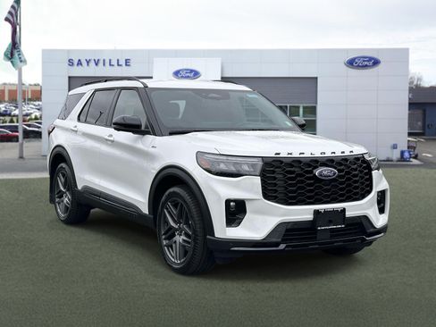 Used 2025 Ford Explorer ST-Line w/ ST-Line Street Pack AWD/4WD image 6