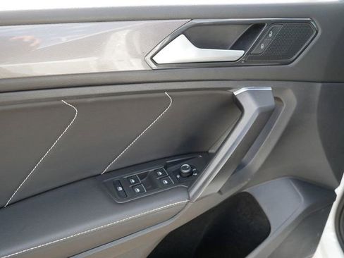 Certified 2022 Volkswagen Tiguan SE AWD/4WD image 16
