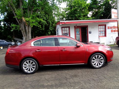 Used 2014 Lincoln MKS image 4