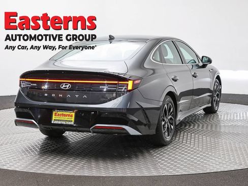 Used 2025 Hyundai Sonata SEL FWD image 5