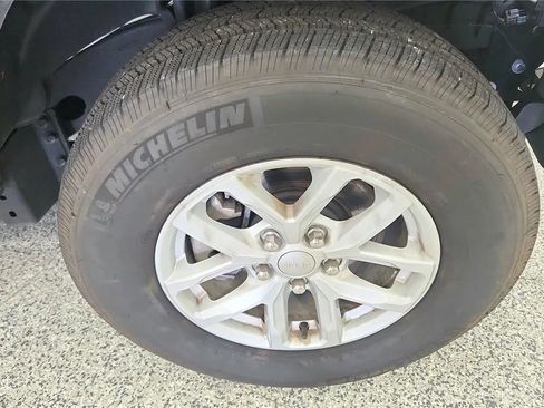 Used 2023 Jeep Wrangler Sport AWD/4WD image 13