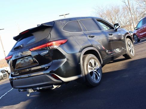Used 2020 Toyota Highlander XLE image 5