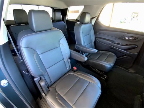 Used 2021 Chevrolet Traverse RS image 20