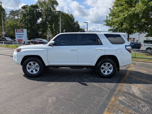 Used 2023 Toyota 4Runner SR5 Premium w/ Moonroof Package RWD image 7