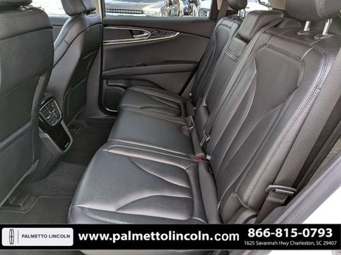 Used 2022 Lincoln Nautilus FWD w/ Premium Package image 15