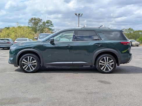 Used 2024 Nissan Pathfinder Platinum w/ Cargo Package image 6