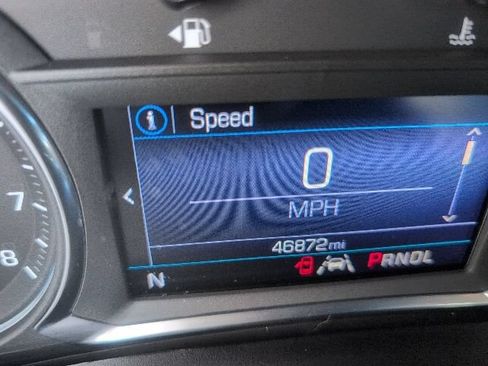 Used 2020 Chevrolet Equinox LT FWD image 21