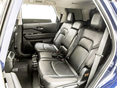 Used 2022 Nissan Pathfinder SL w/ Lighting Package (N92) FWD image 30