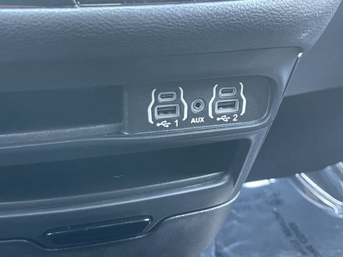 Used 2021 Chrysler Pacifica Touring-L w/ Premium & Safety Sphere Group FWD image 30